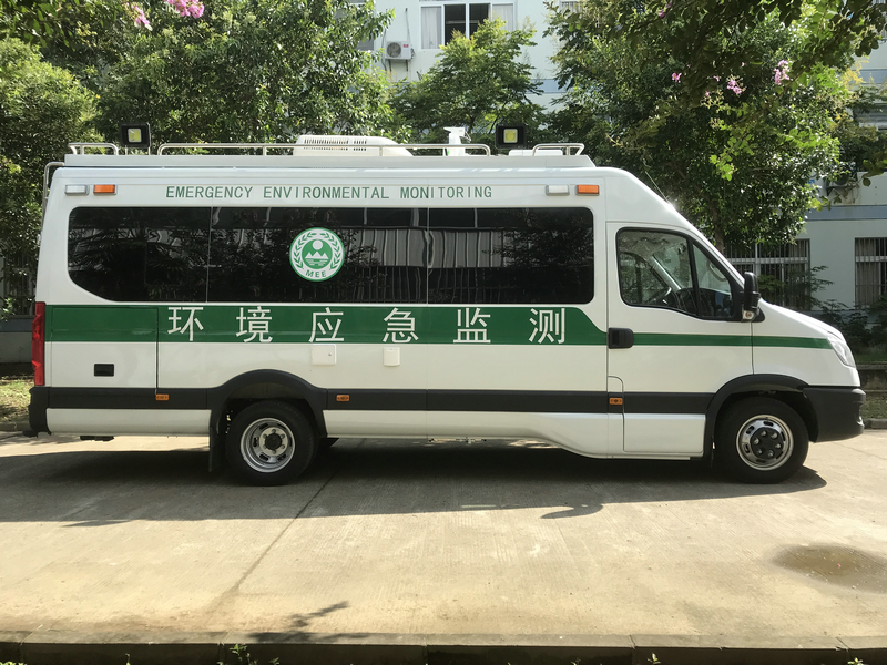 依維柯m2-39水質(zhì)檢測(cè)車(chē)